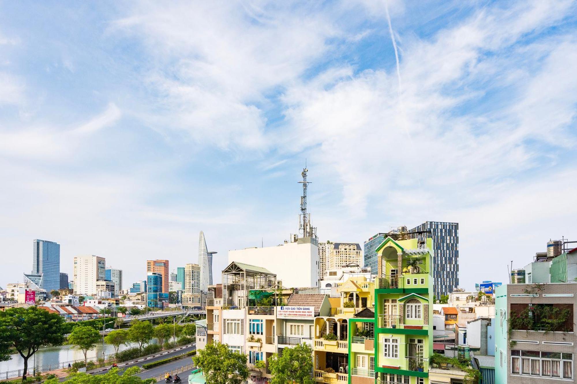 Otis Millennium Saigon Balcony Apartment Ho-Chi-Minh-Stadt Zimmer foto